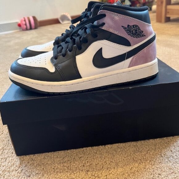 Nike Other - NIKE Air Jordan 1  Mid SE